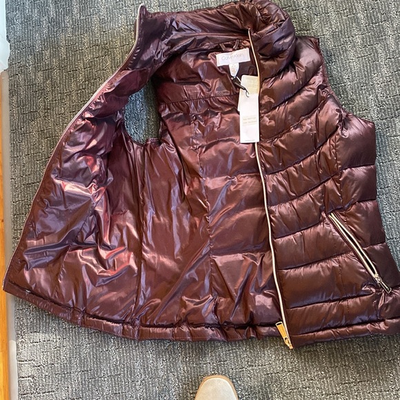 NWT Calvin Klein Performance Women's Puffer Vest Burgundy Size M. NWT - Picture 5 of 7